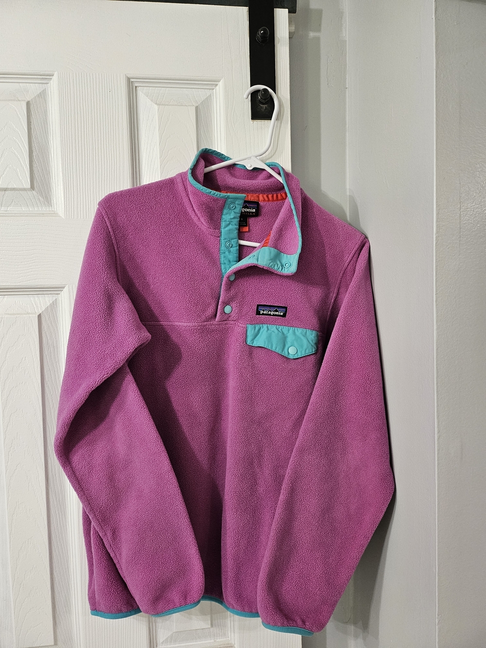Patagonia Synchilla Fleece Snap-T Pullover in Purple Magenta w/ Teal Accents S
